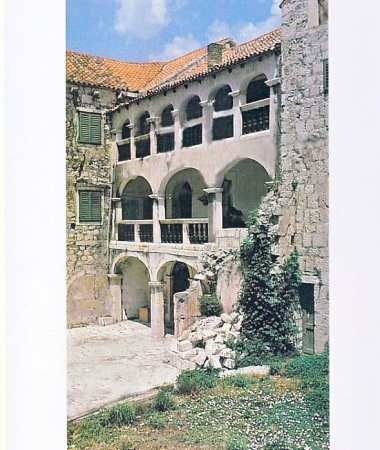 Palača Ivanišević u Makarskoj, izgrađena 18. stoljeću