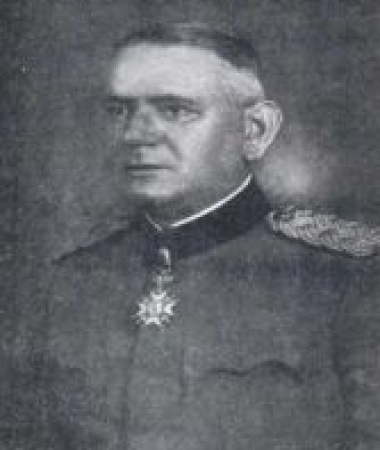 Kvintiljan Tartaglia (1884-1968) bio je general žandarmerije Završio je vojnu akademiju za plemiće (Maria Teresianen Shule) u Bečkom Novom mjestu.